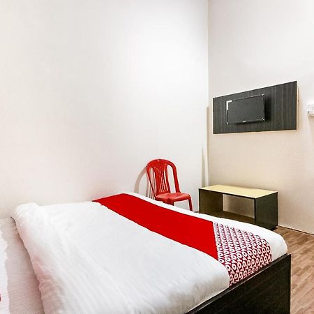 Oyo 69647 Yash Lodge Jabalpur Esterno foto