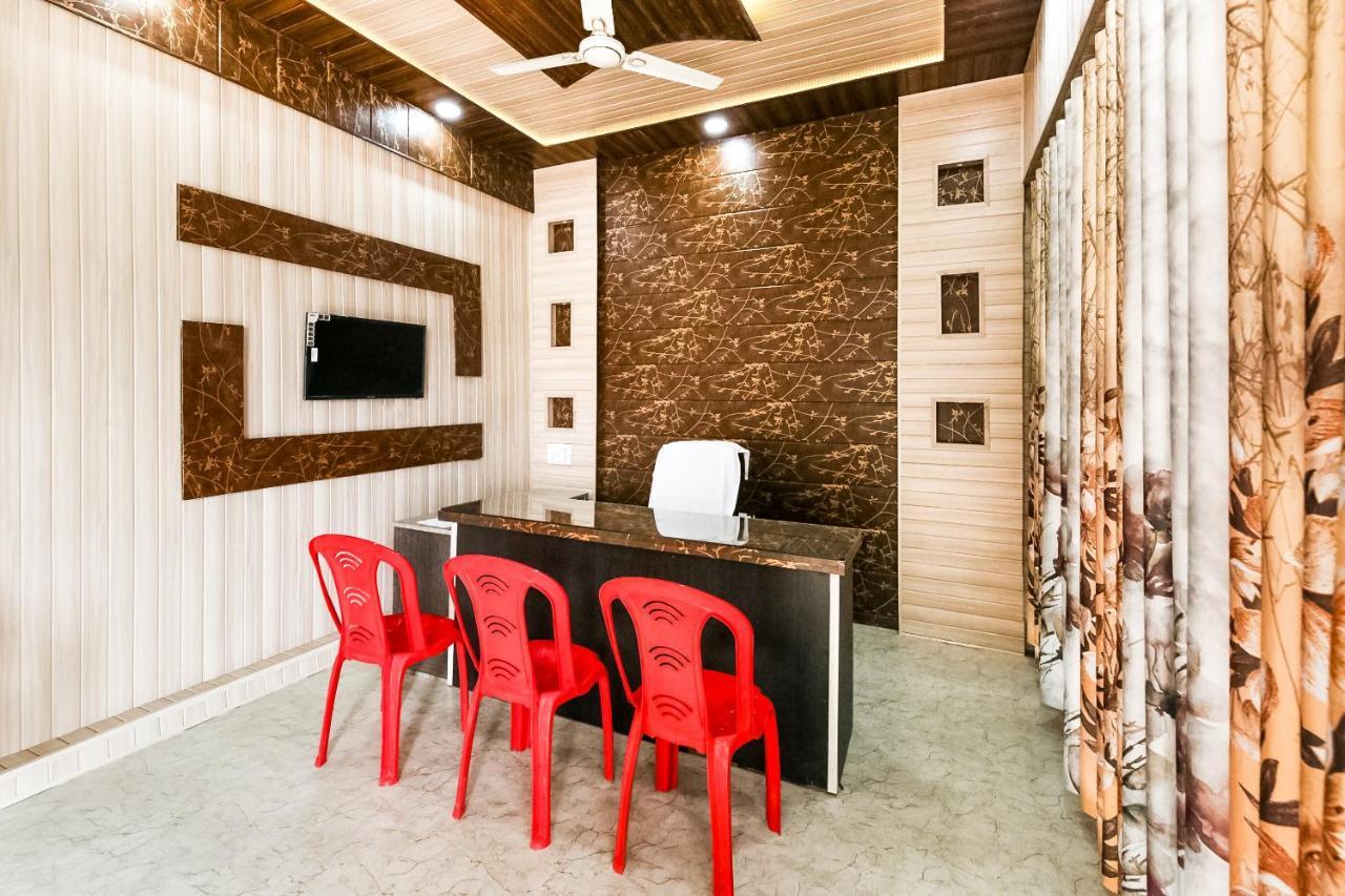 Oyo 69647 Yash Lodge Jabalpur Esterno foto