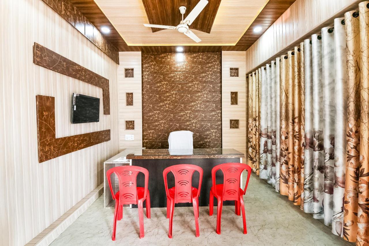 Oyo 69647 Yash Lodge Jabalpur Esterno foto